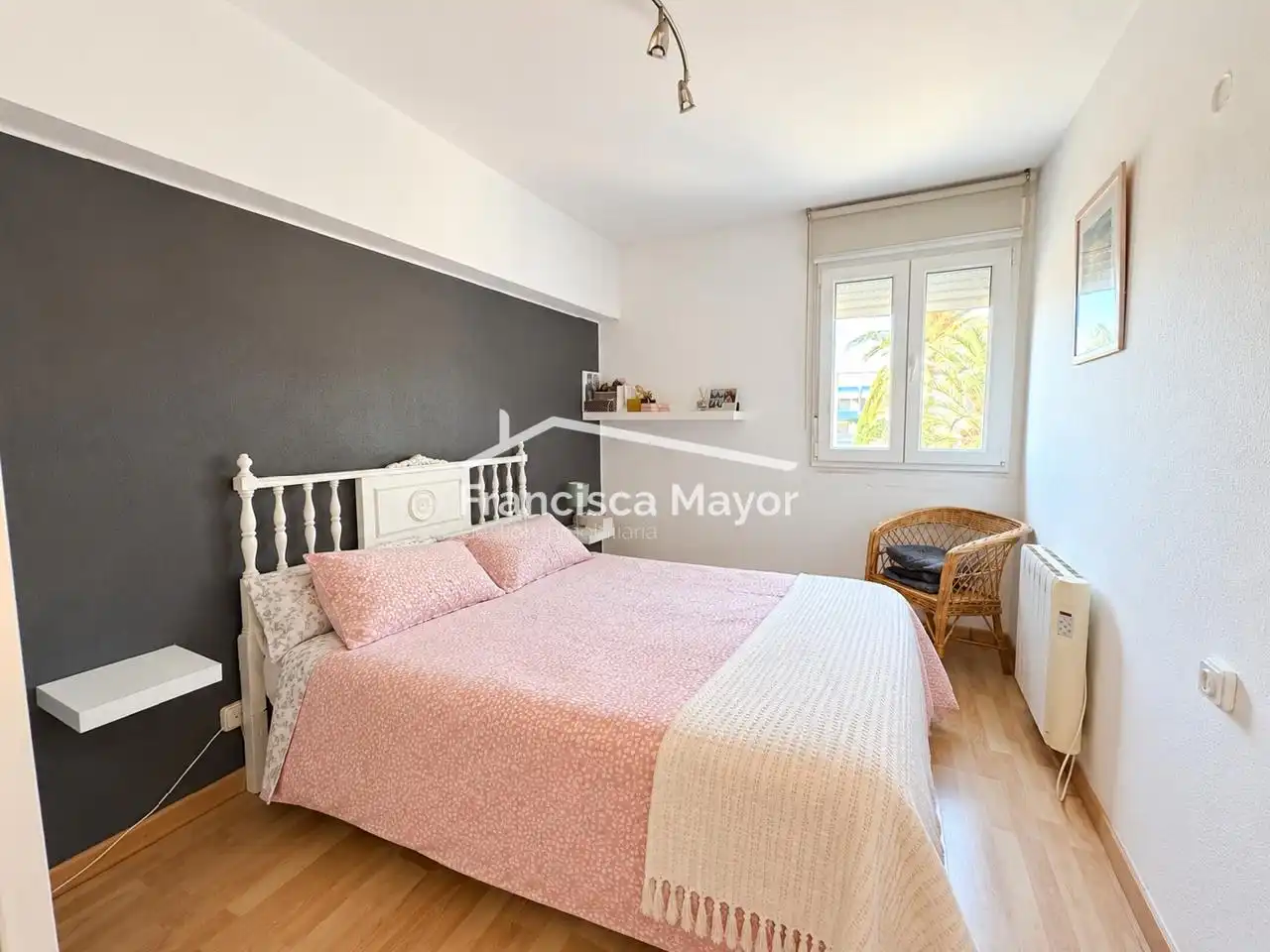 Bedroom of Flat for sale in Valencia  with Air Conditioner and Furnished