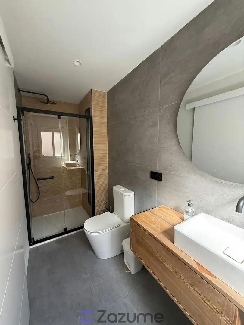 Bathroom of Attic for rent in Madrid  with Heating, Parquet flooring and Terrace
