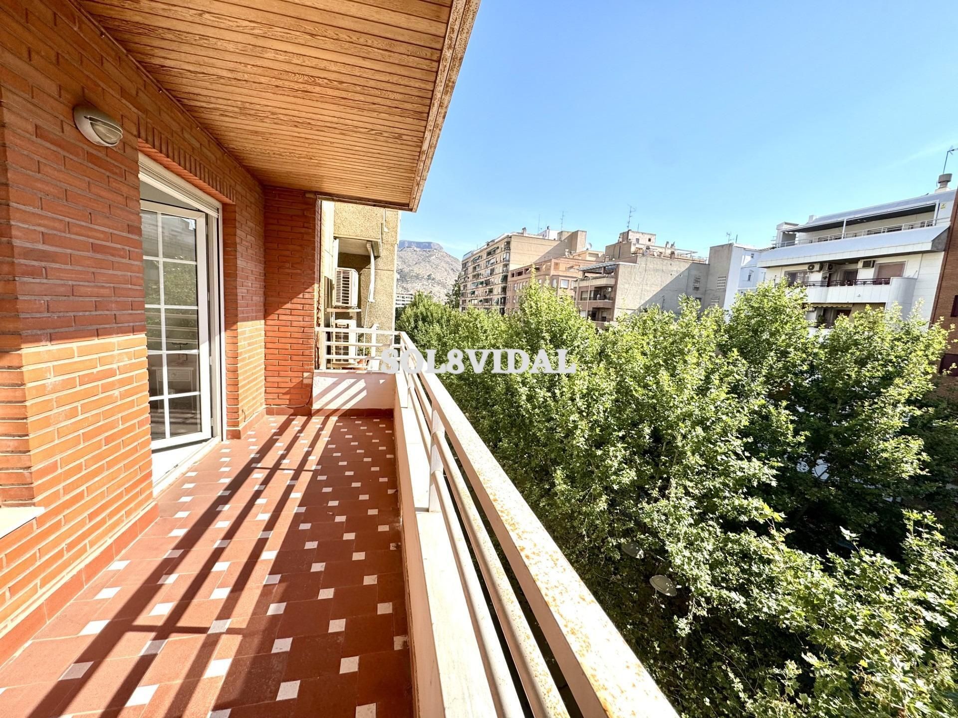 Pis de lloguer a Avenida teodomiro, Orihuela ciudad