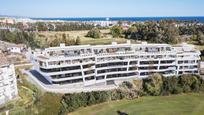 Vista exterior de Apartament en venda en Marbella amb Aire condicionat, Terrassa i Piscina