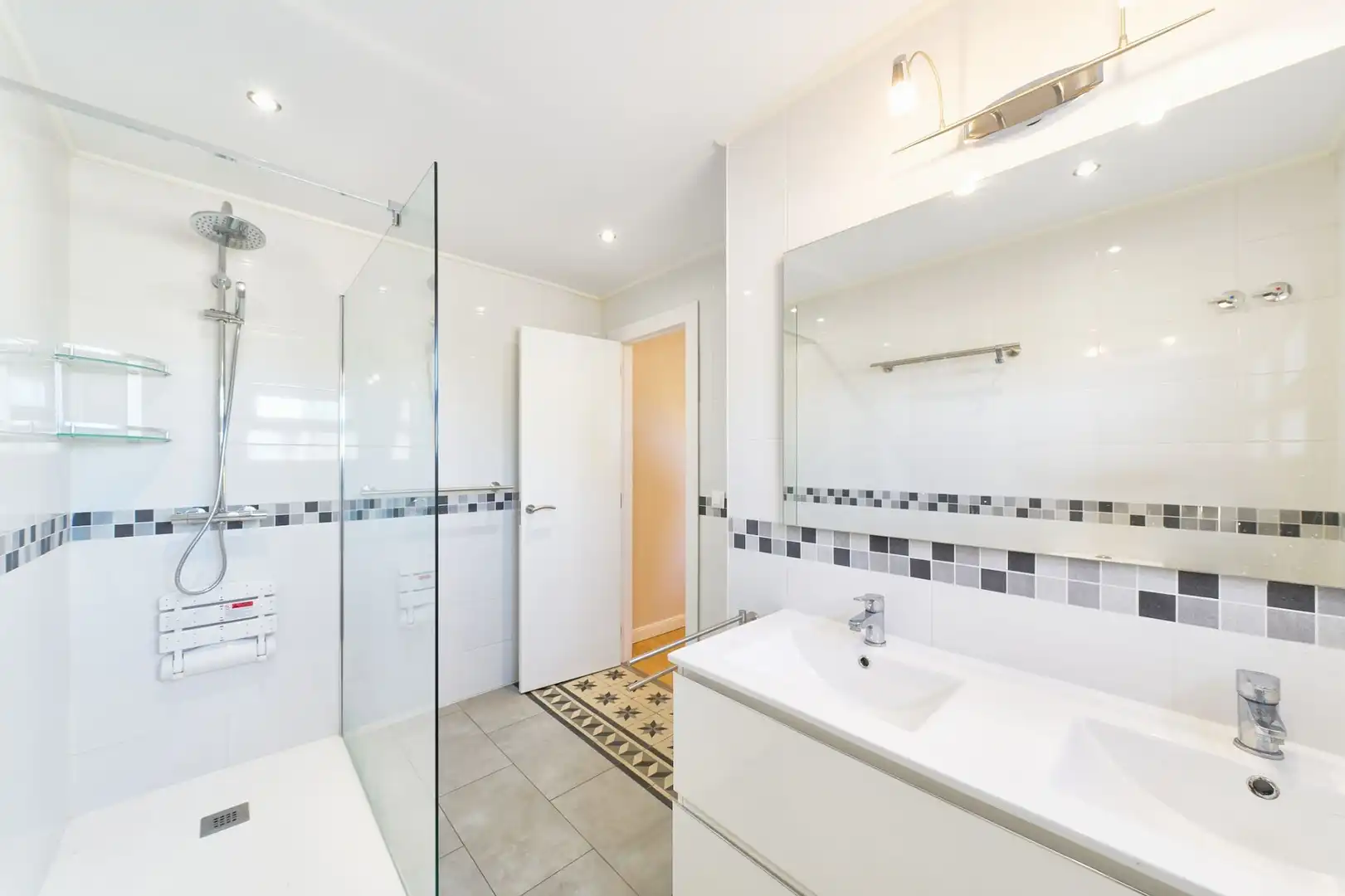 Baño de Casa o chalet de alquiler en Málaga con Aire acondicionado, Jardín privado y Terraza
