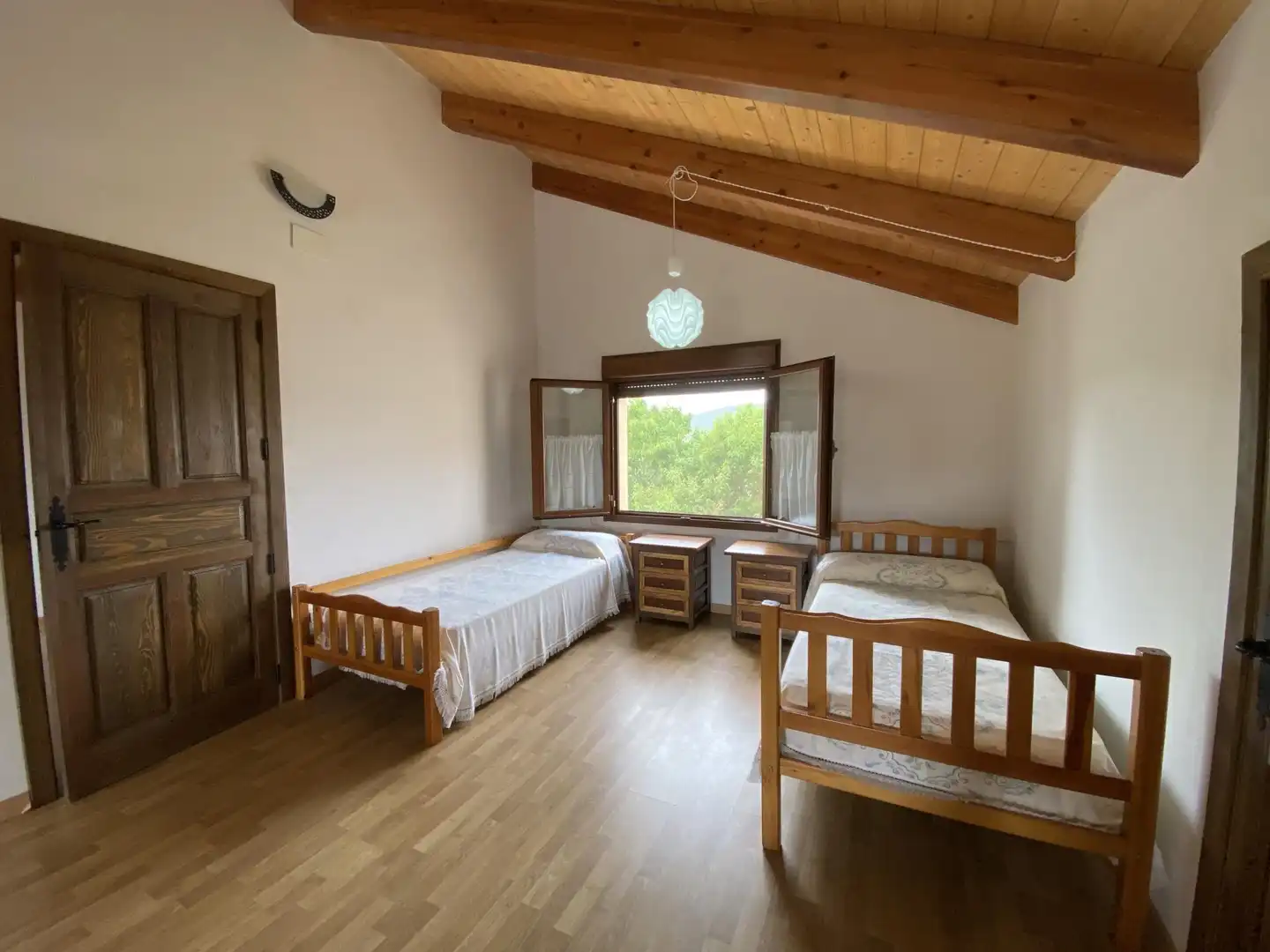 Habitación de Casa o chalet en venta en Los Cortijos  con Calefacción, Terraza y Trastero