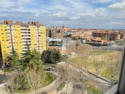 Vista exterior de Pis en venda en Zamora Capital  amb Terrassa i Balcó