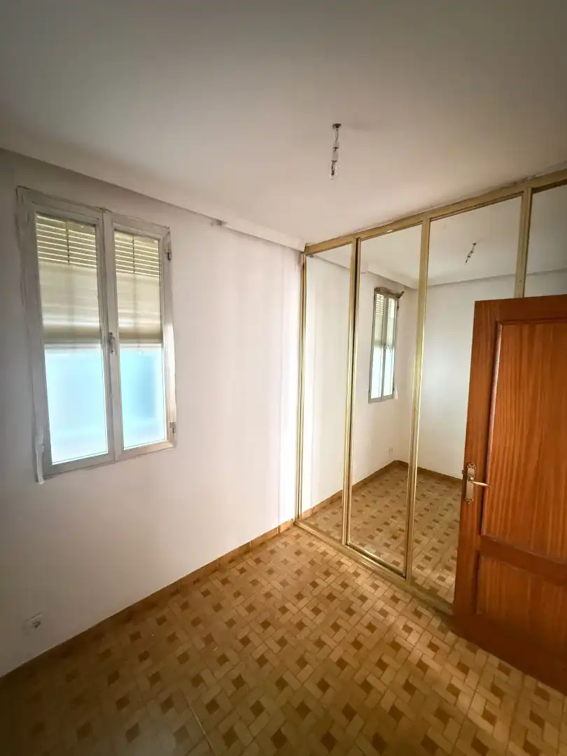 Bedroom of Flat for rent in Madrid  with Air Conditioner, Heating and Washing machine