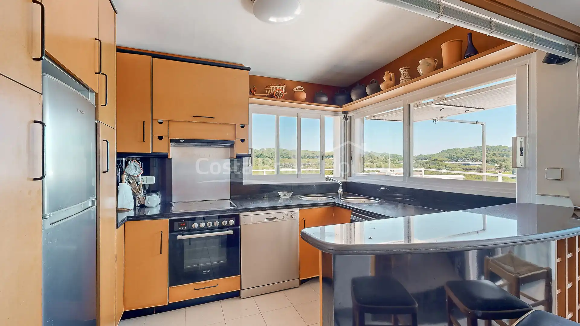 Cuina de Apartament en venda en Palamós amb Calefacció, Terrassa i Forn