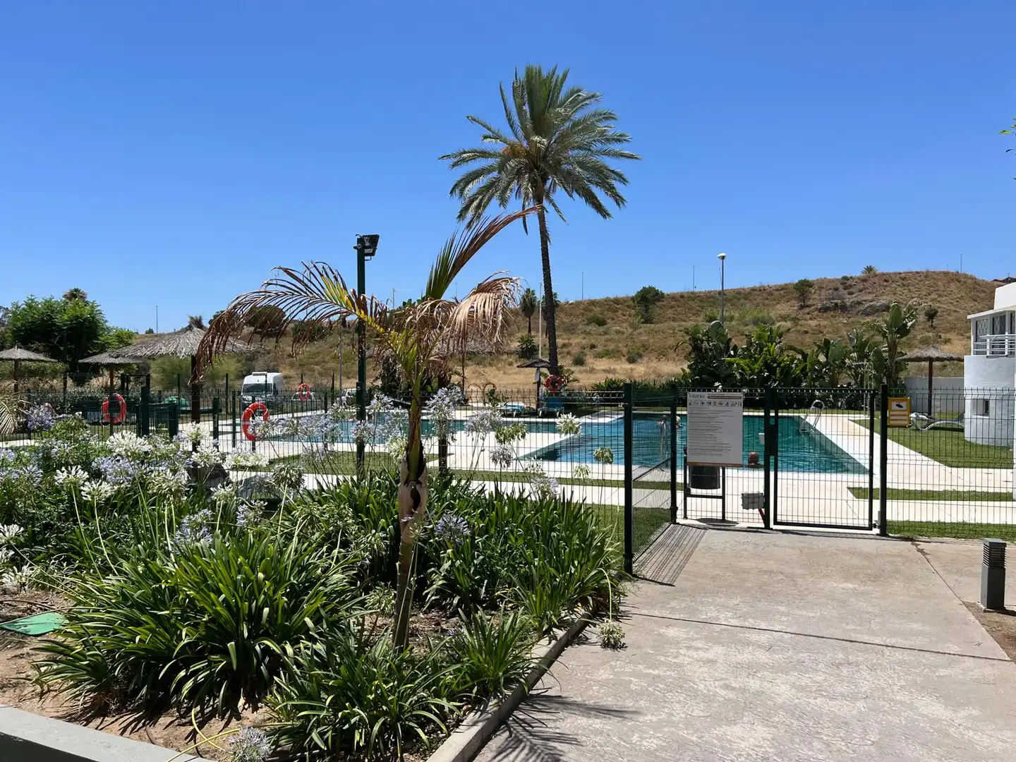 Schwimmbecken von Wohnung zum Verkauf in Mijas mit Klimaanlage, Heizung und Privatgarten