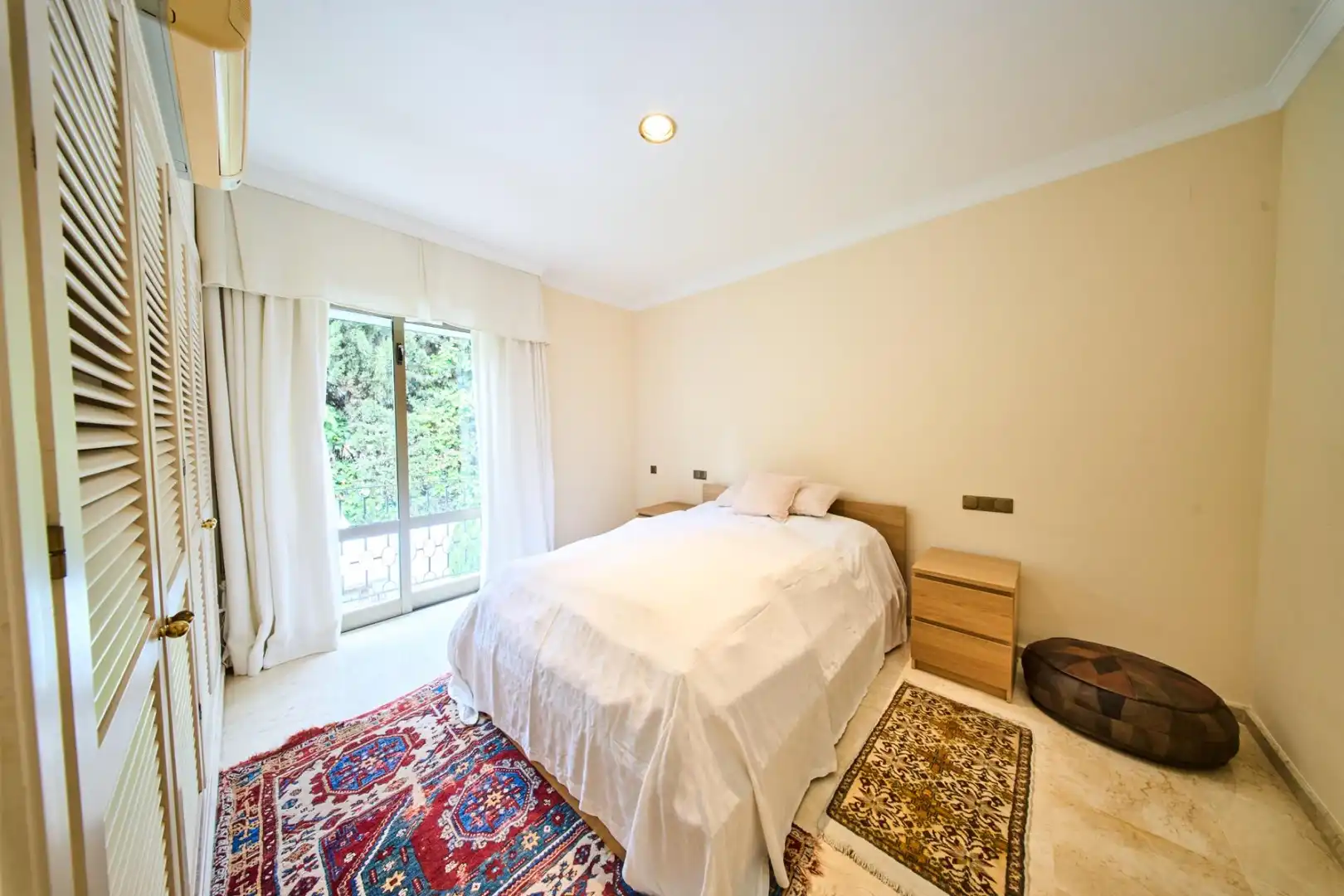Habitación de Casa o chalet en venta en Marbella con Aire acondicionado, Calefacción y Jardín privado