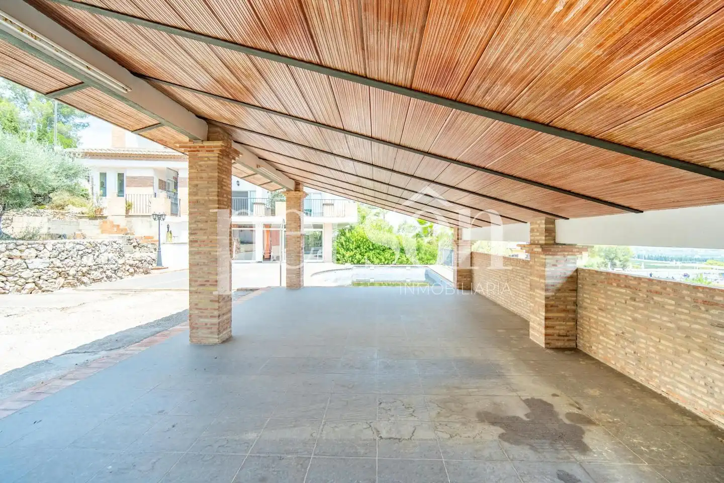 Terrassa de Casa o xalet en venda en Alzira amb Jardí privat, Terrassa i Piscina