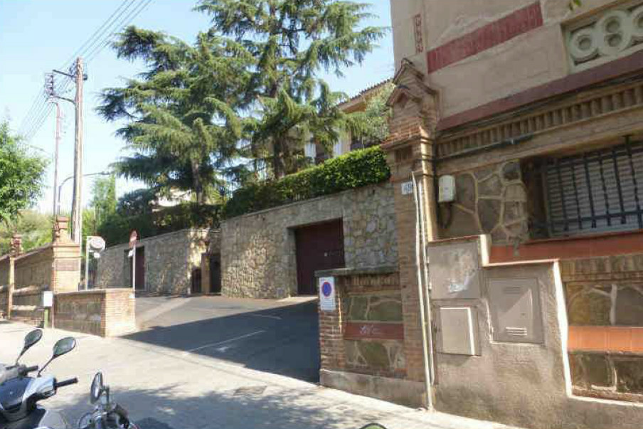 Vista exterior de Casa o xalet en venda en Mataró amb Piscina