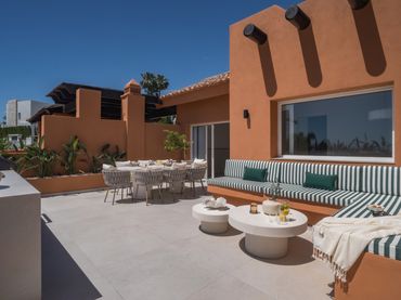 Penthouse mit Balkon zum Verkauf in Nueva Andalucía