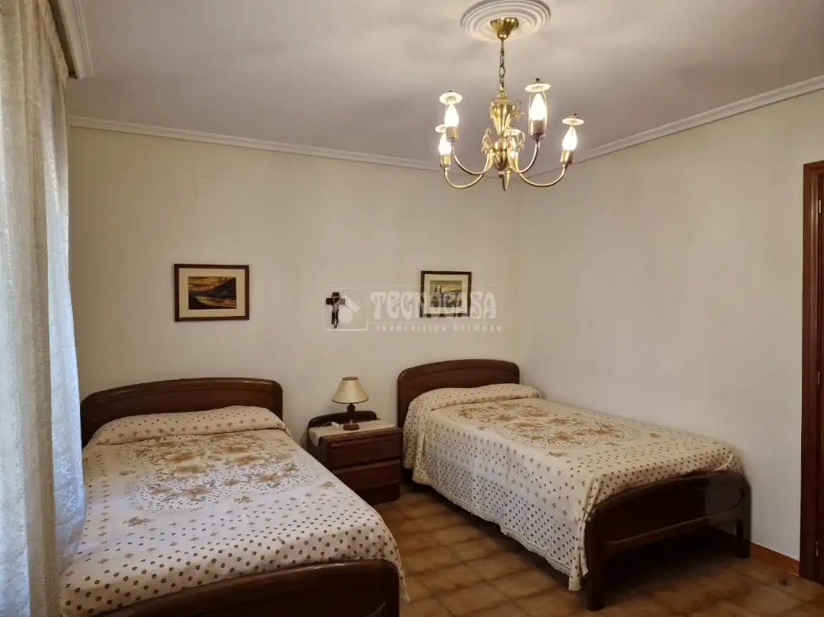 Habitación de Piso en venta en Huesca con Calefacción y Trastero