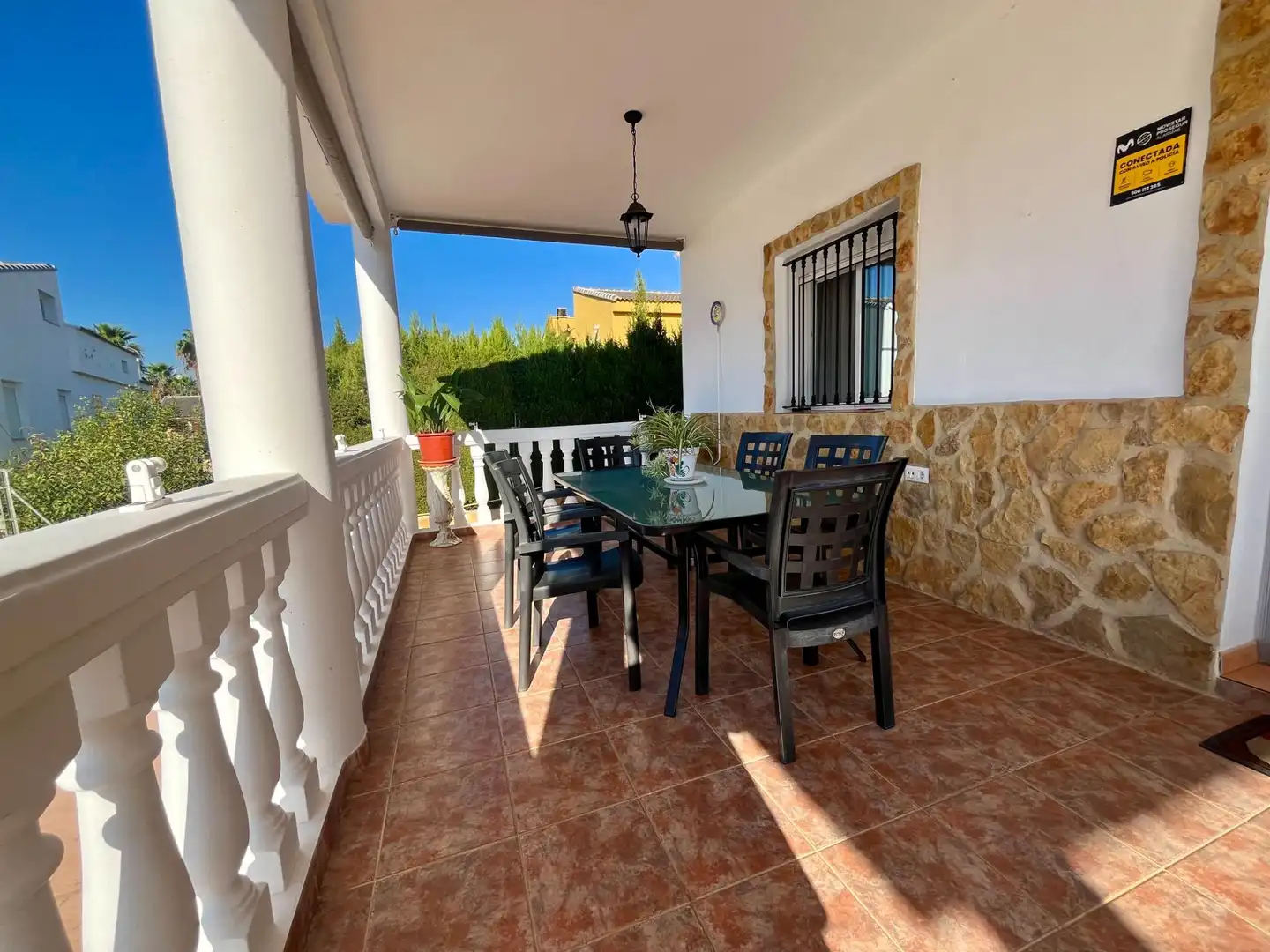 Terrasse von Haus oder Chalet zum Verkauf in Montroi / Montroy mit Klimaanlage, Privatgarten und Terrasse
