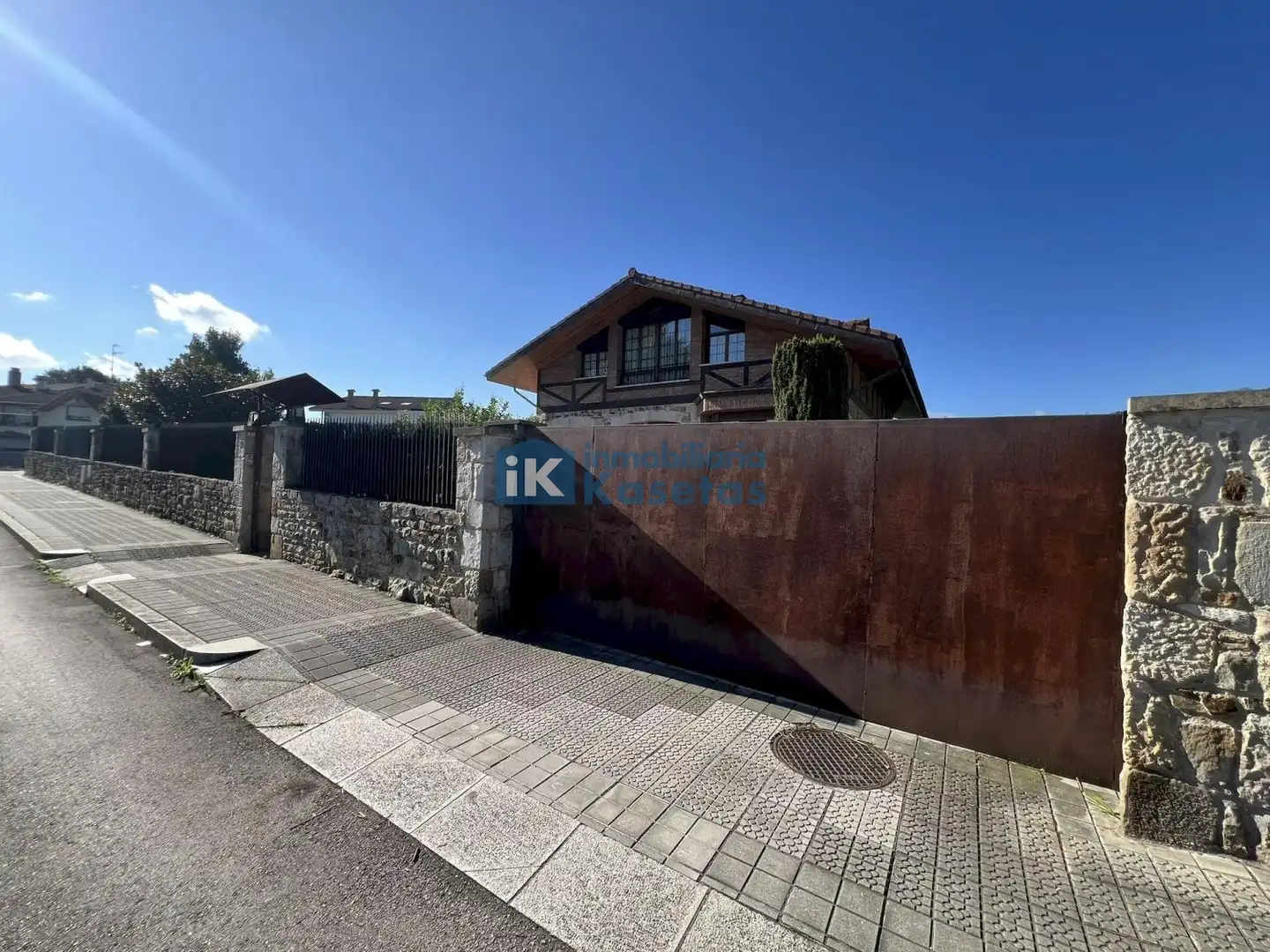 Exterior view of Houses for sale in Basauri   with Air Conditioner and Heating