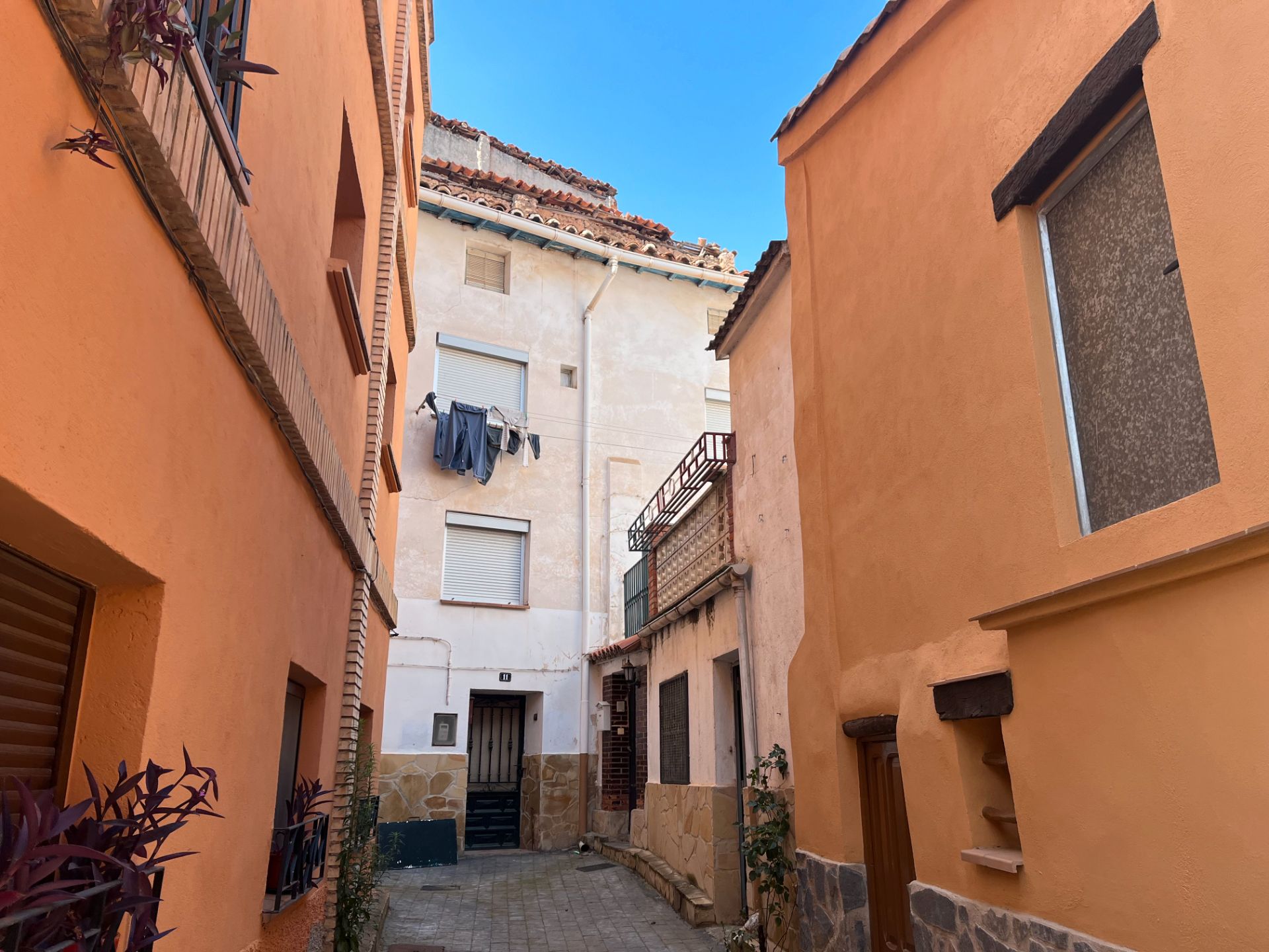 Vista exterior de Casa o xalet en venda en Montalbán amb Calefacció, Terrassa i Traster