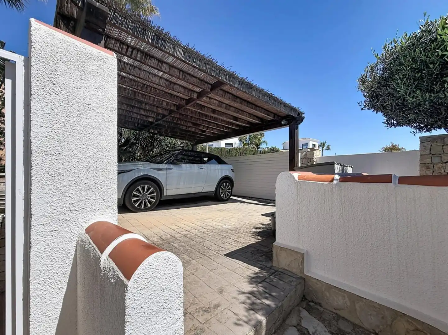Aparcament de Casa o xalet en venda en Benitachell / El Poble Nou de Benitatxell amb Aire condicionat, Calefacció i Jardí privat