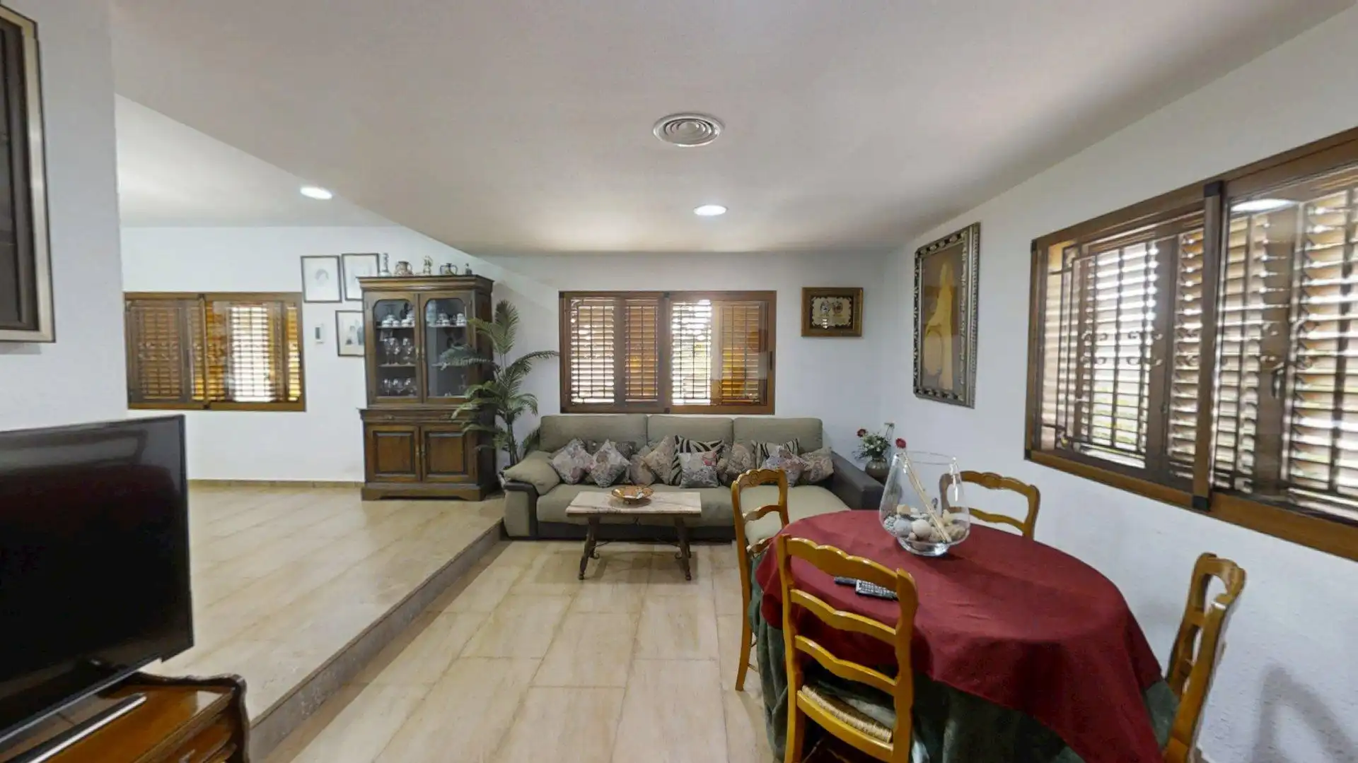 Sala d'estar de Casa o xalet en venda en L'Eliana amb Aire condicionat, Calefacció i Jardí privat