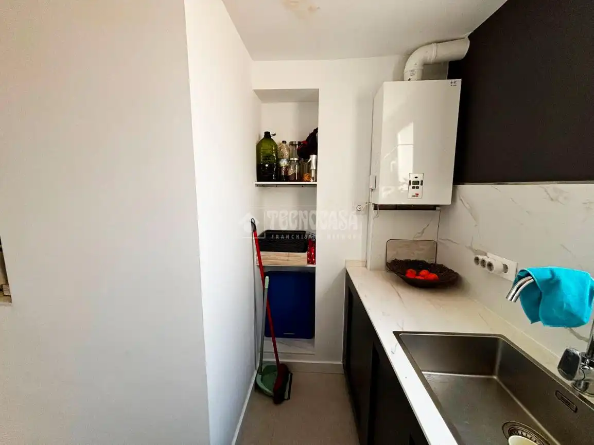 Kitchen of Flat for sale in Zaragoza  with Heating, Terrace and Furnished