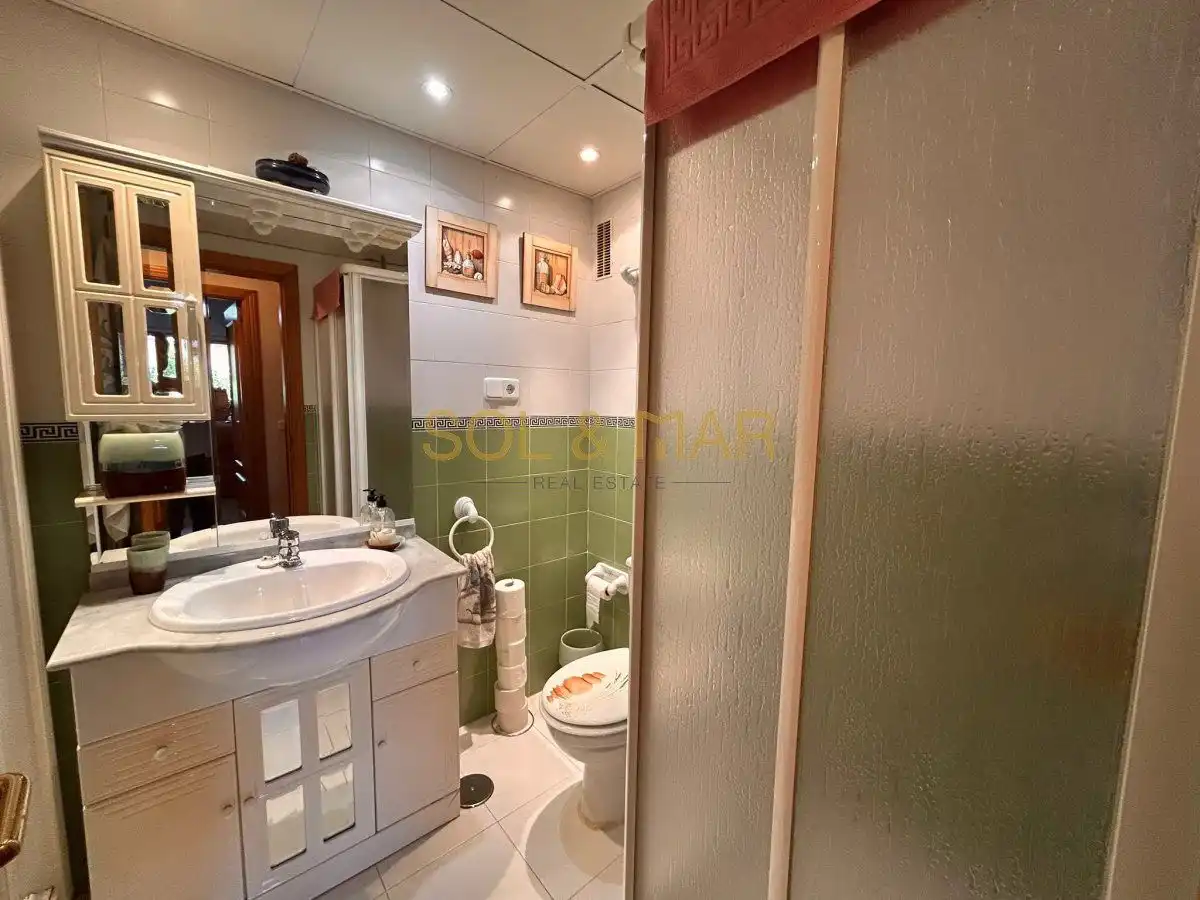 Bany de Pis en venda en Torremolinos amb Aire condicionat, Calefacció i Parquet