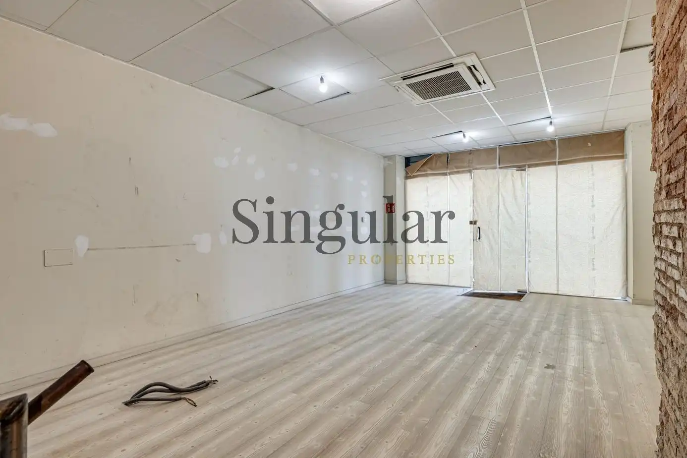 Commercial properties for rent in Carrer de la Creu Coberta, Hostafrancs