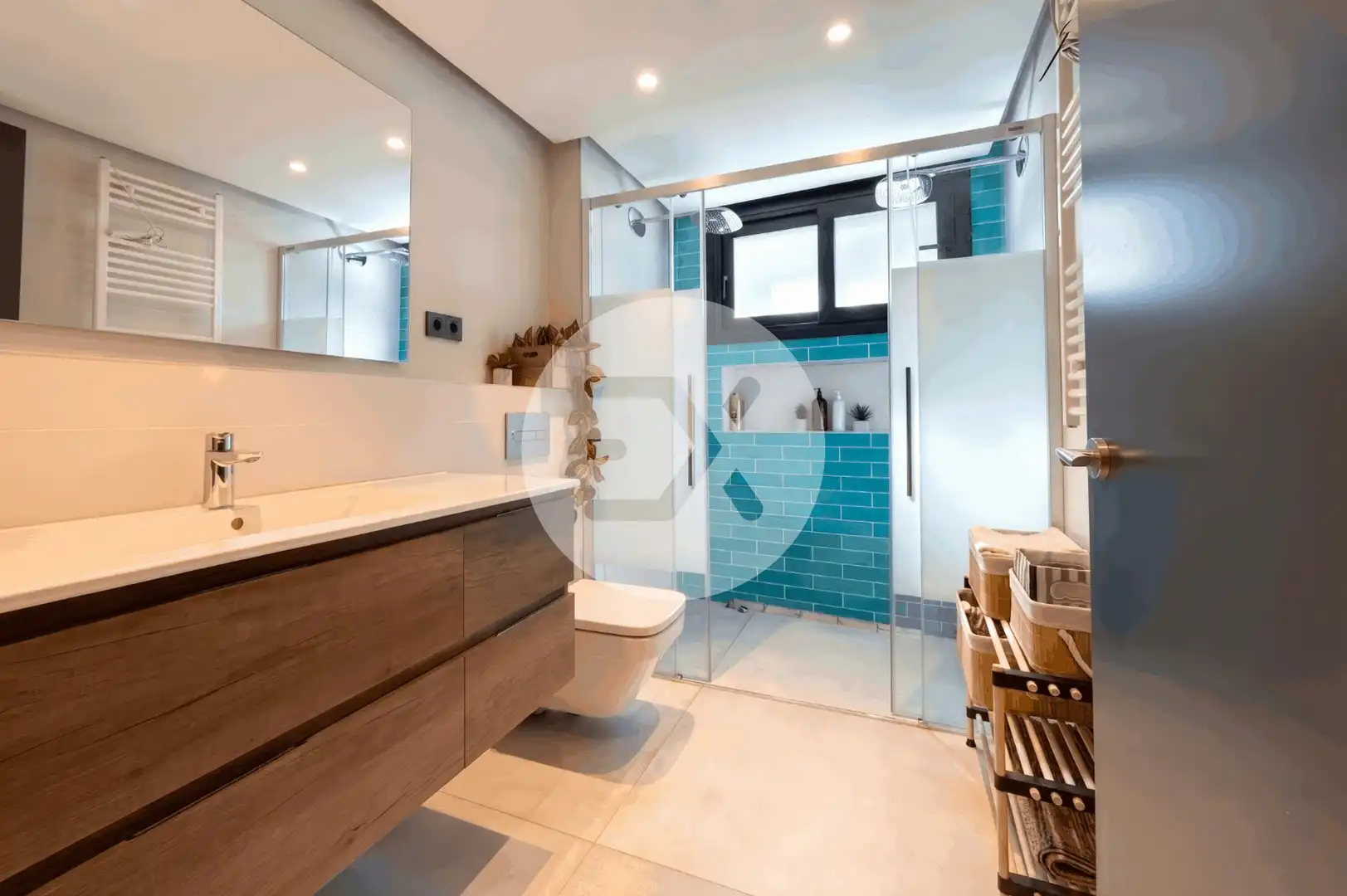 Bathroom of Houses for sale in Castelldefels  with Air Conditioner, Heating and Private garden
