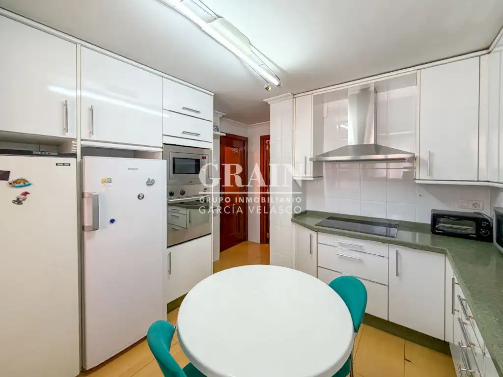 Cocina de Piso en venta en Albacete con Calefacción y Parquet