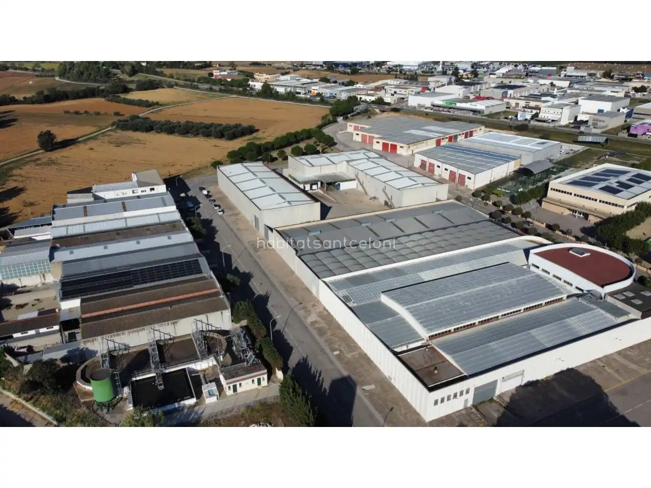 Vista exterior de Nau industrial en venda en Vilamalla