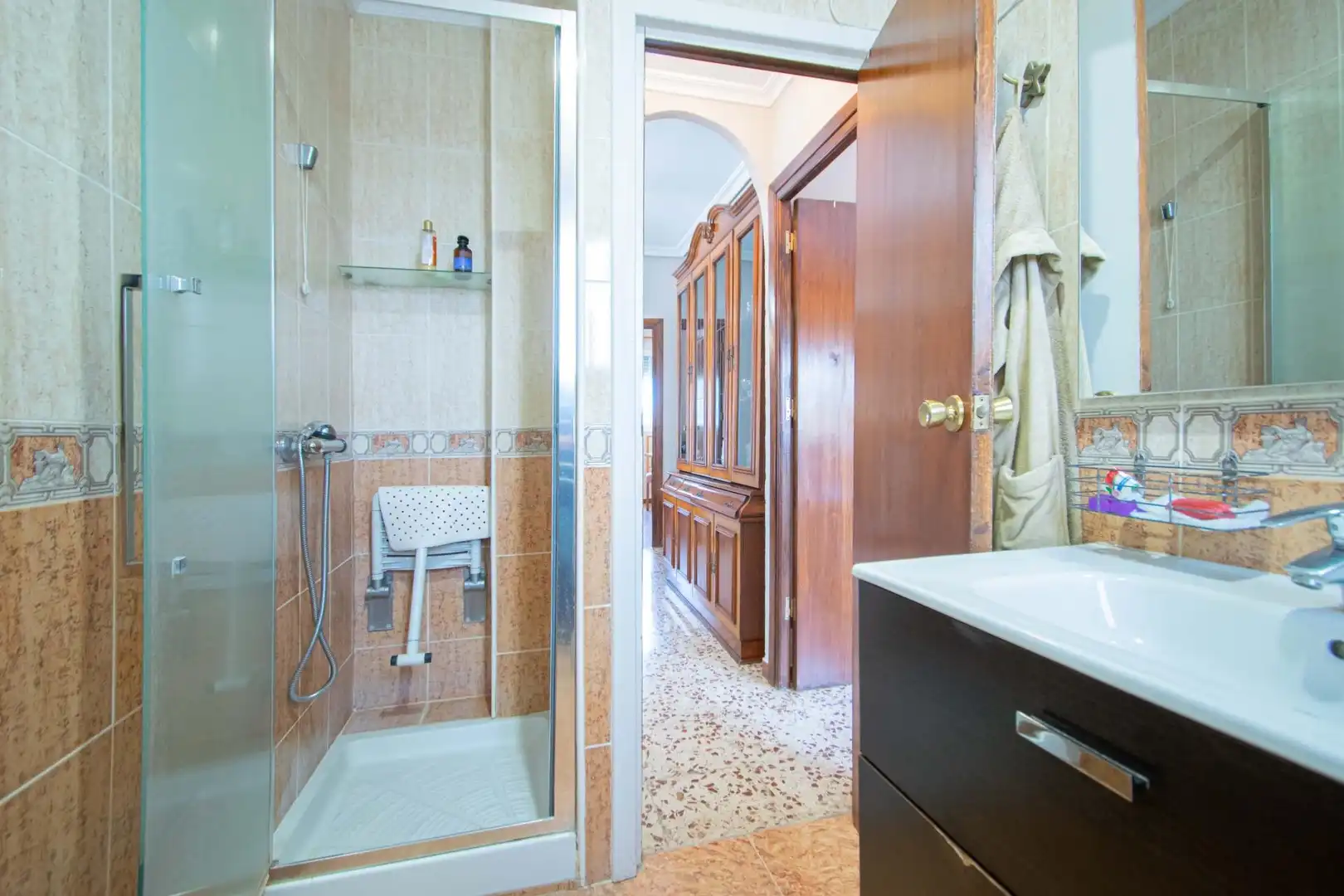 Bathroom of Houses for sale in Mairena del Aljarafe  with Air Conditioner, Heating and Private garden