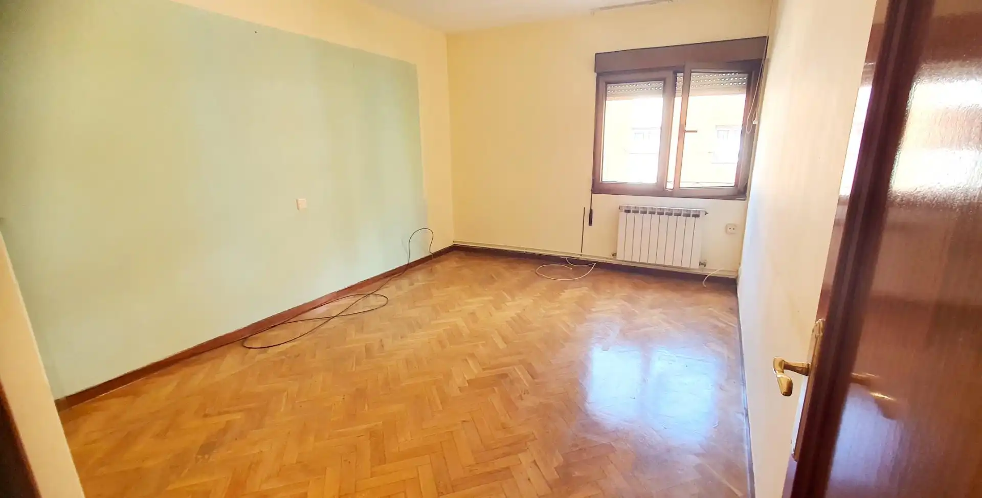 Habitación de Piso en venta en Oviedo  con Calefacción y Trastero