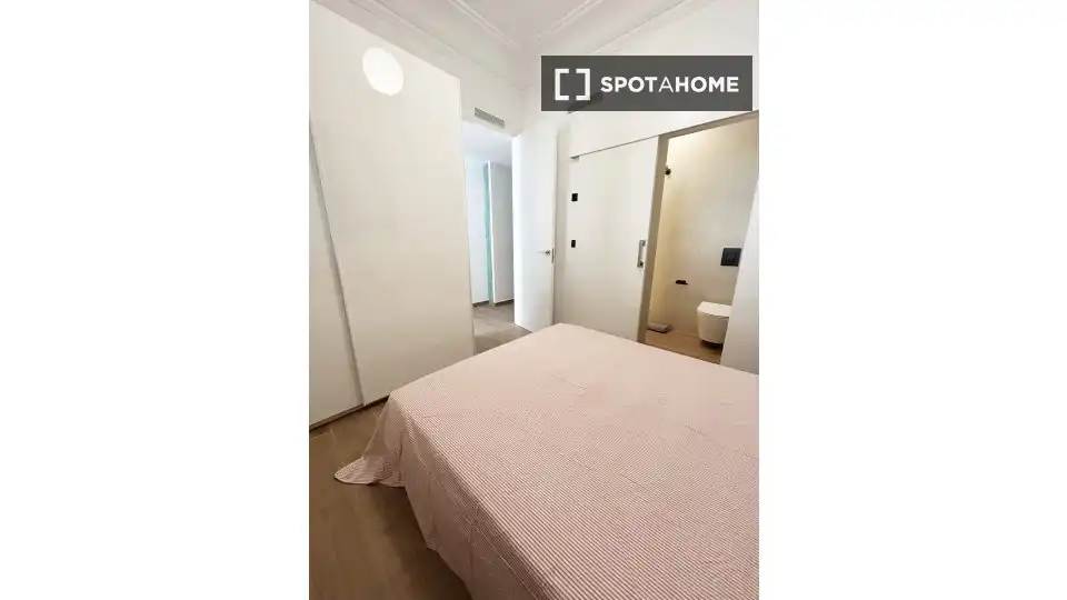 Schlafzimmer von Wohnung zur Miete in Valencia mit Klimaanlage, Heizung und Möbliert