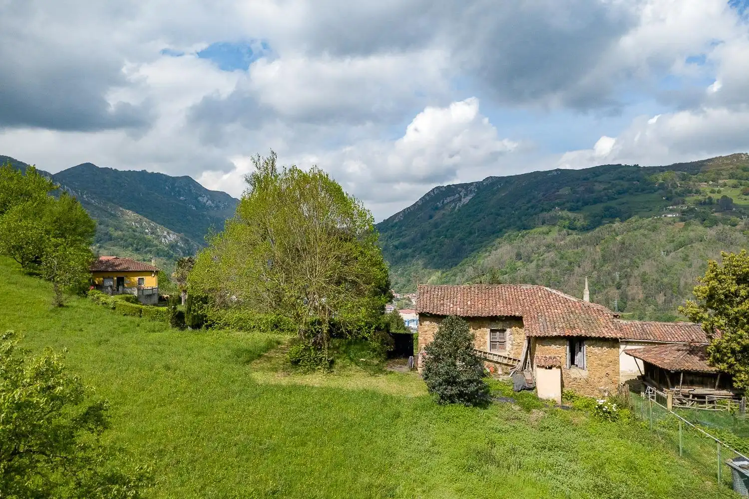 Exterior view of Land for sale in Mieres (Asturias)