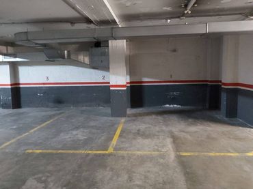 Aparcament de lloguer a Calle Galileu 335