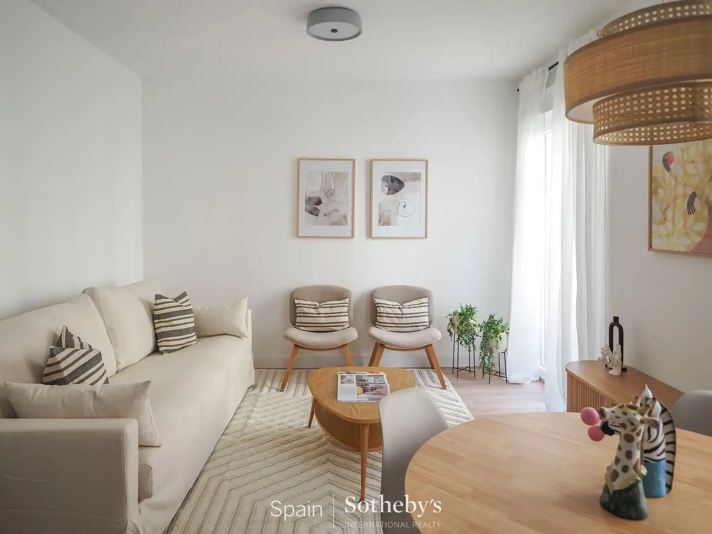 Sala d'estar de Apartament en venda en Madrid amb Aire condicionat i Calefacció