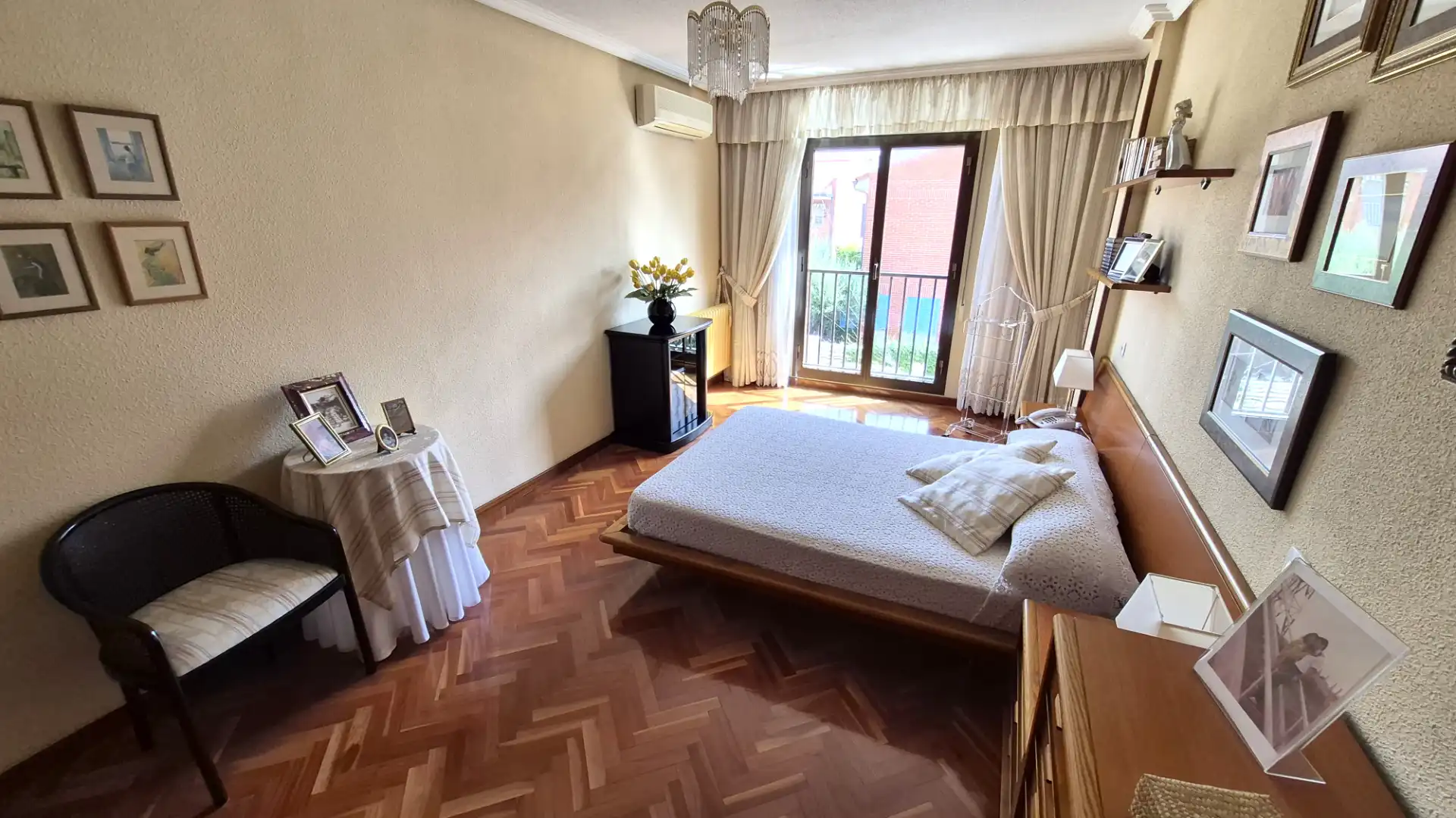 Dormitori de Casa o xalet en venda en Alcalá de Henares amb Aire condicionat, Calefacció i Parquet