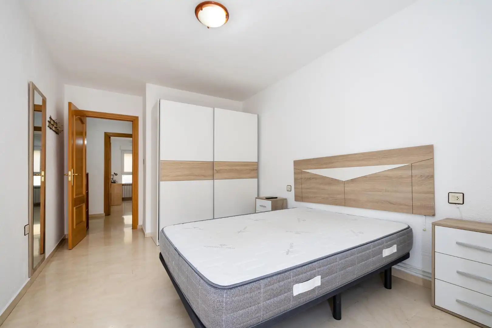 Habitación de Piso en venta en Granada con Calefacción