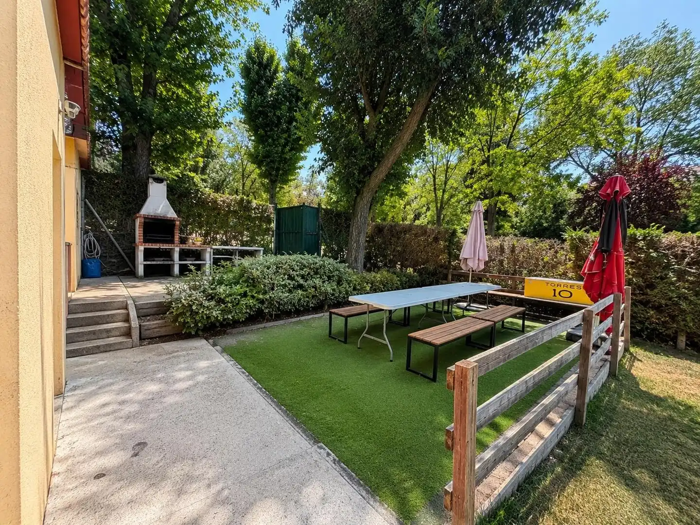 Terrasse von Maisonette zum Verkauf in La Moraleja mit Klimaanlage, Heizung und Privatgarten