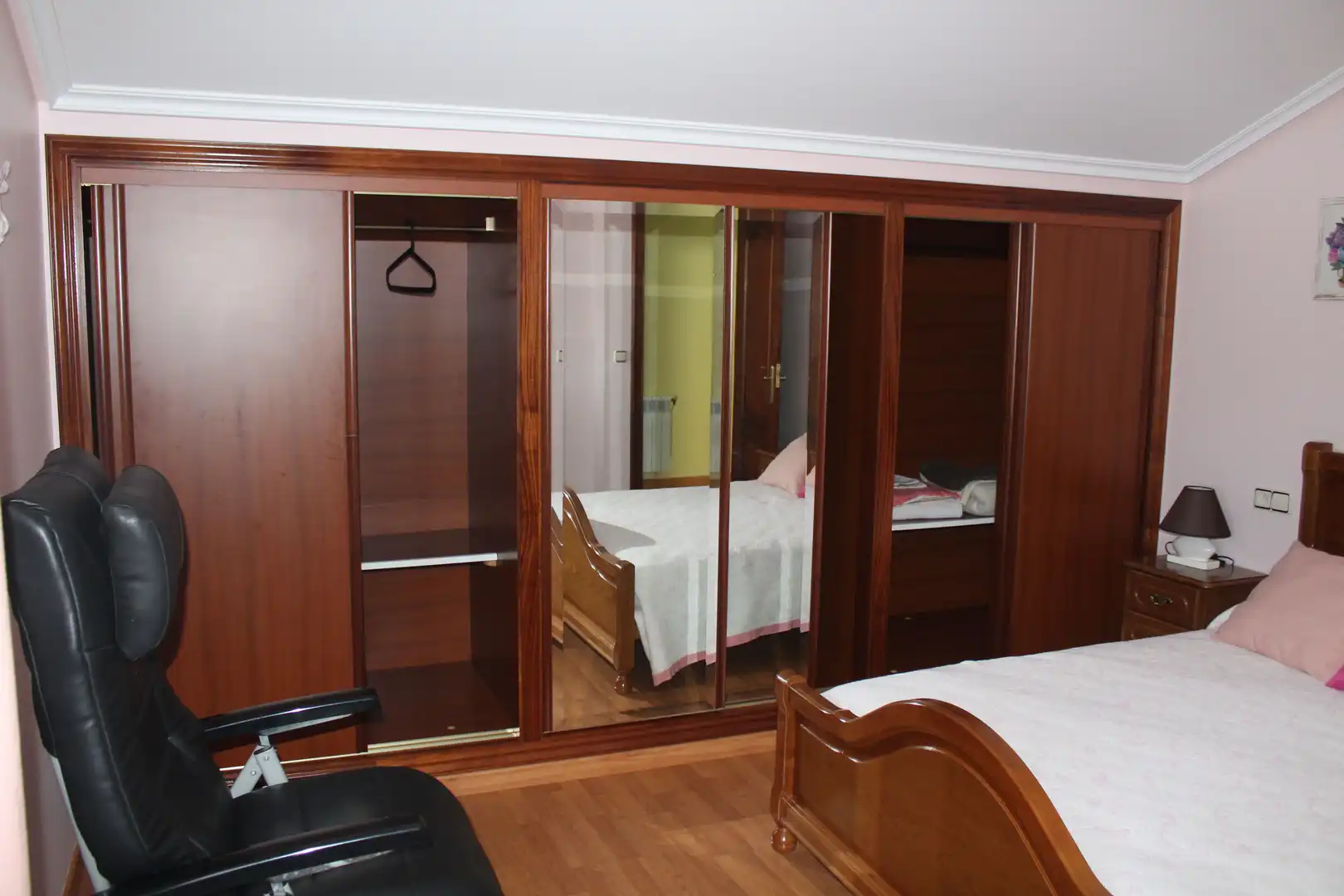 Dormitori de Casa o xalet en venda en Valdoviño amb Jardí privat, Parquet i Terrassa
