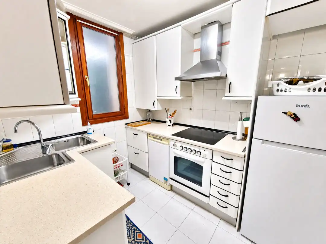 Küche von Wohnung zum Verkauf in Santurtzi  mit Heizung, Abstellraum und Alarm