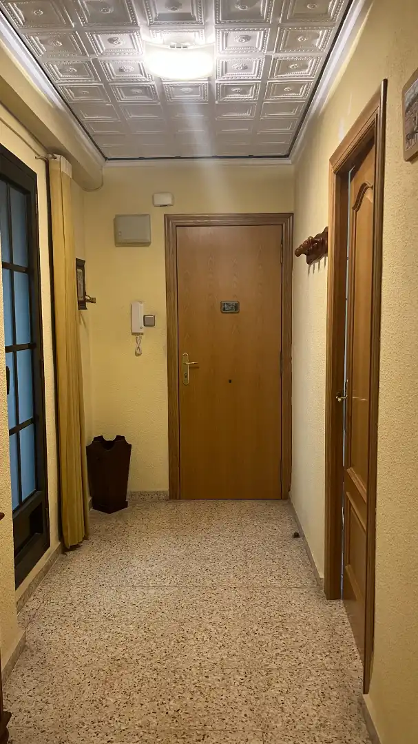 Wohnung zum Verkauf in Valencia mit Klimaanlage, Terrasse und Möbliert