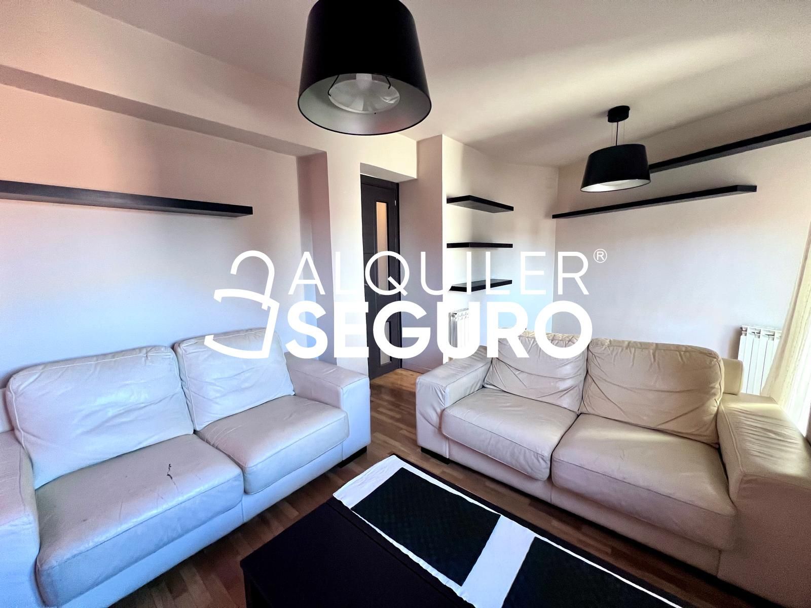 Living room of Flat to rent in  Madrid Capital  with Air Conditioner, Heating and Furnished