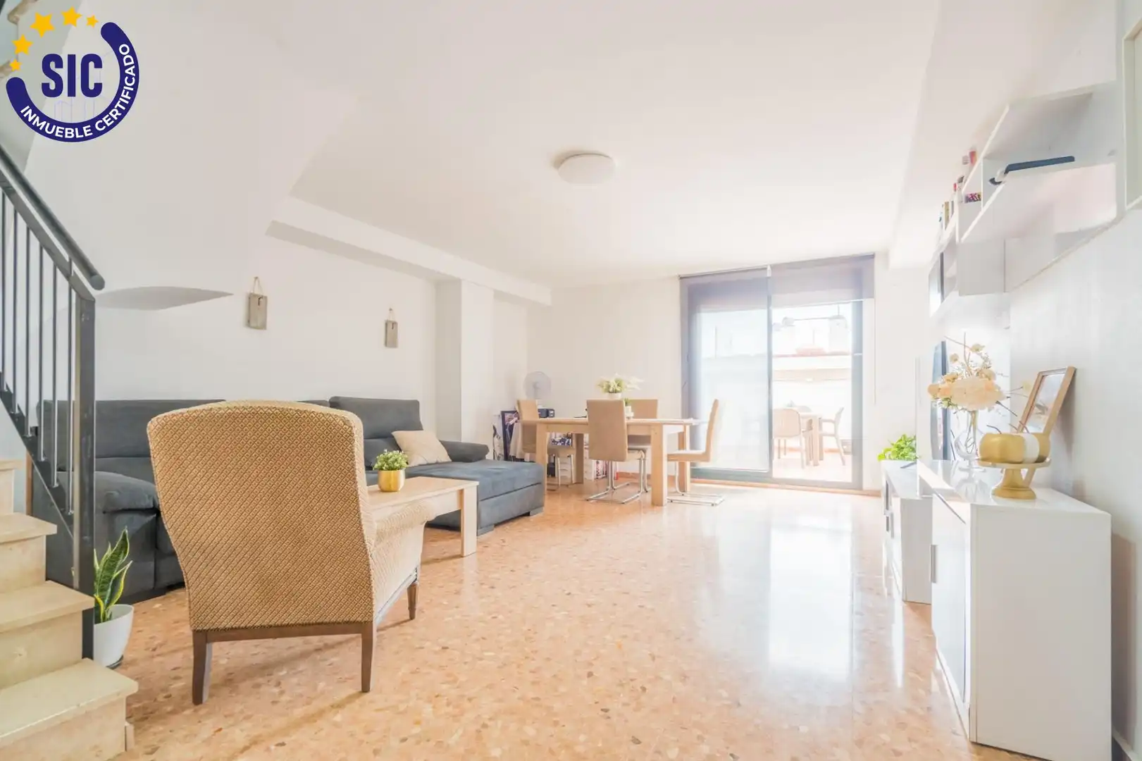 Sala d'estar de Àtic en venda en Riba-roja de Túria amb Aire condicionat, Calefacció i Terrassa
