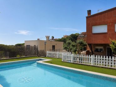 Villa con balcone in vendita a Calella