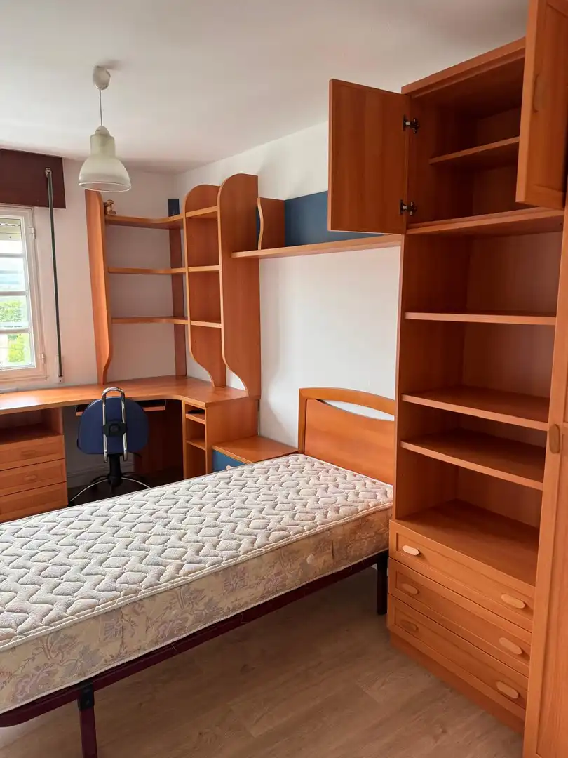 Habitación de Local de alquiler en Val do Dubra con Amueblado