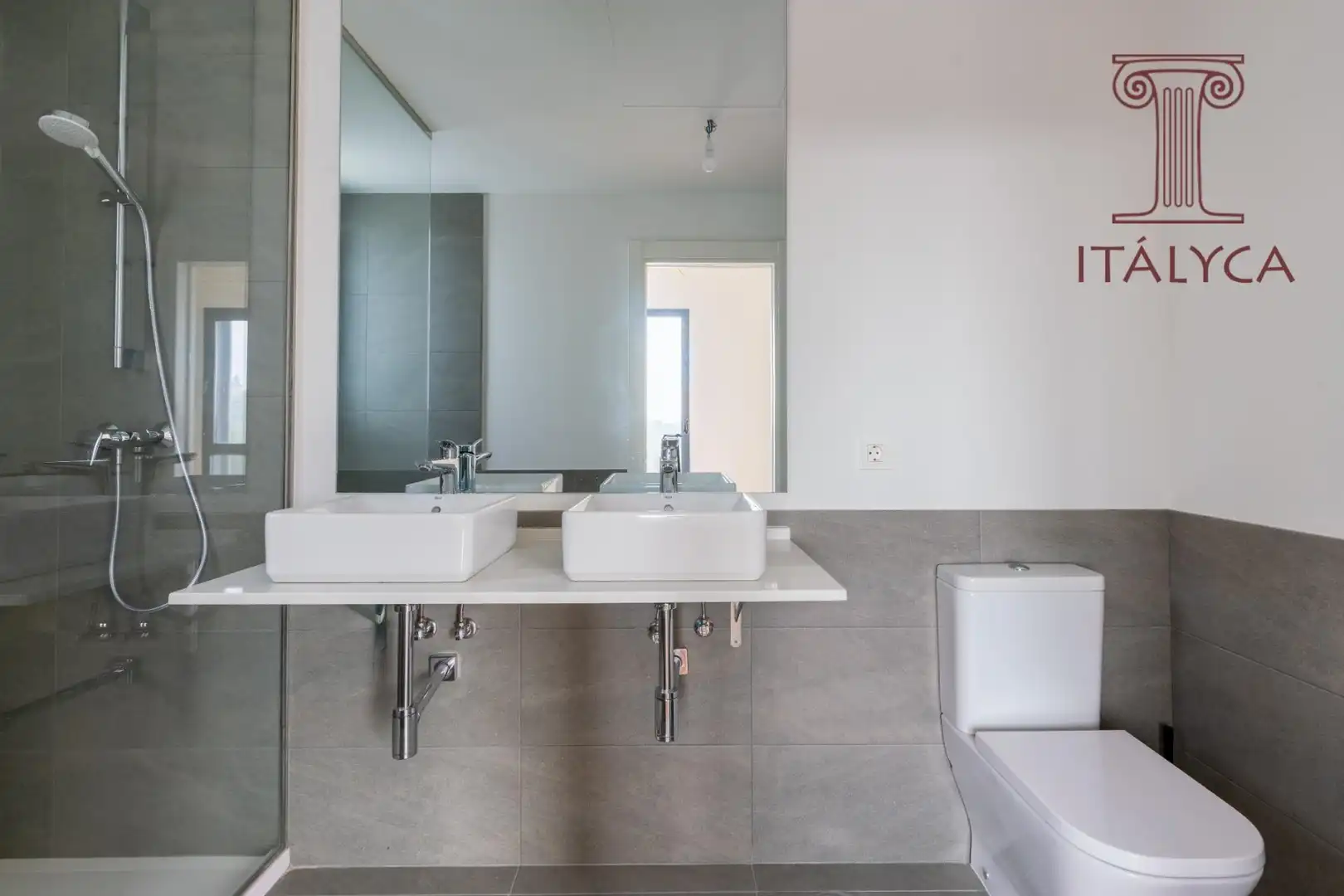 Bathroom of Detached homes for sale in Mairena del Aljarafe  with Heating, Private garden and Terrace