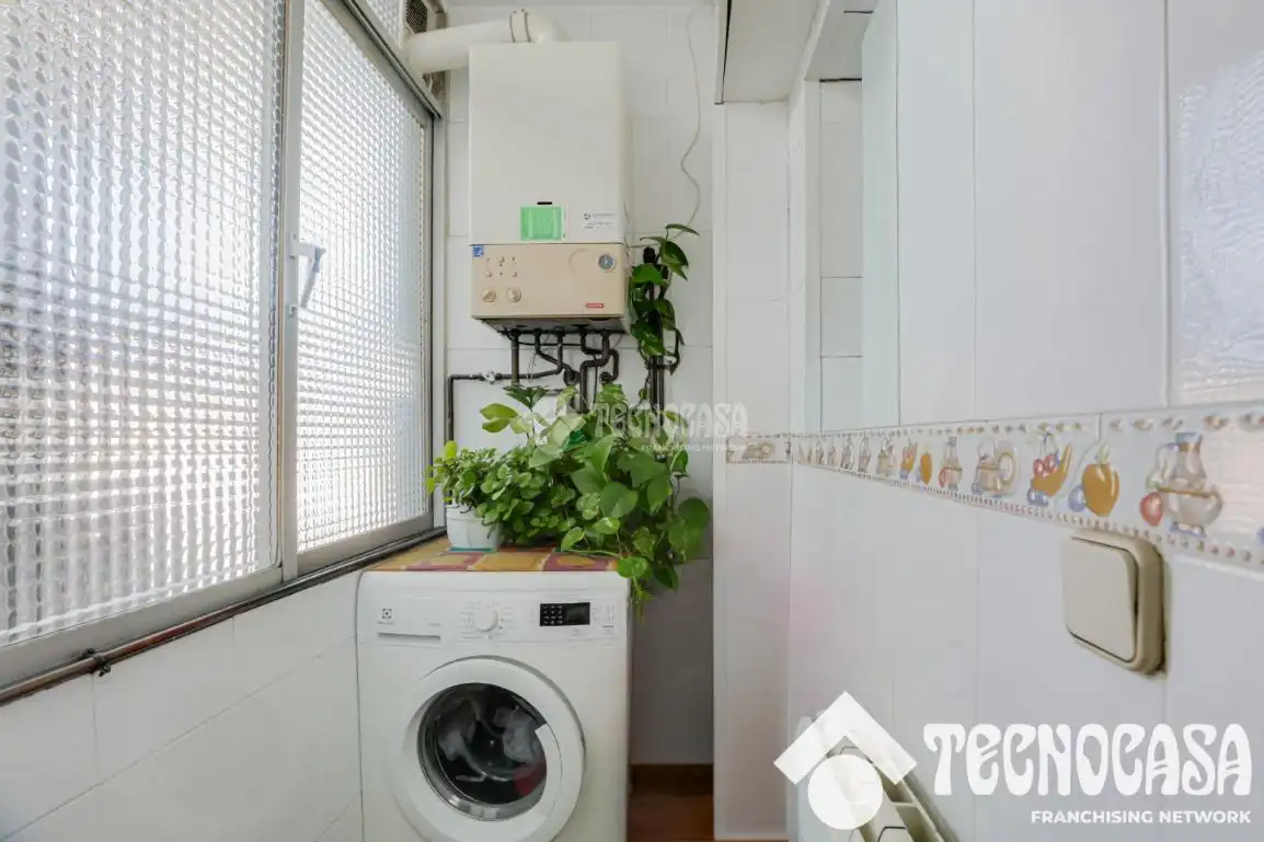 Bedroom of Flat for sale in Santa Coloma de Gramenet  with Air Conditioner, Heating and Balcony