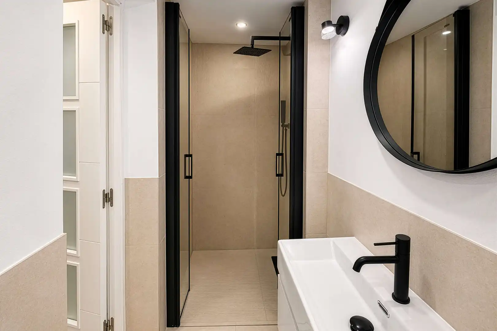 Bathroom of Flat for rent in Calvià  with Air Conditioner, Heating and Furnished