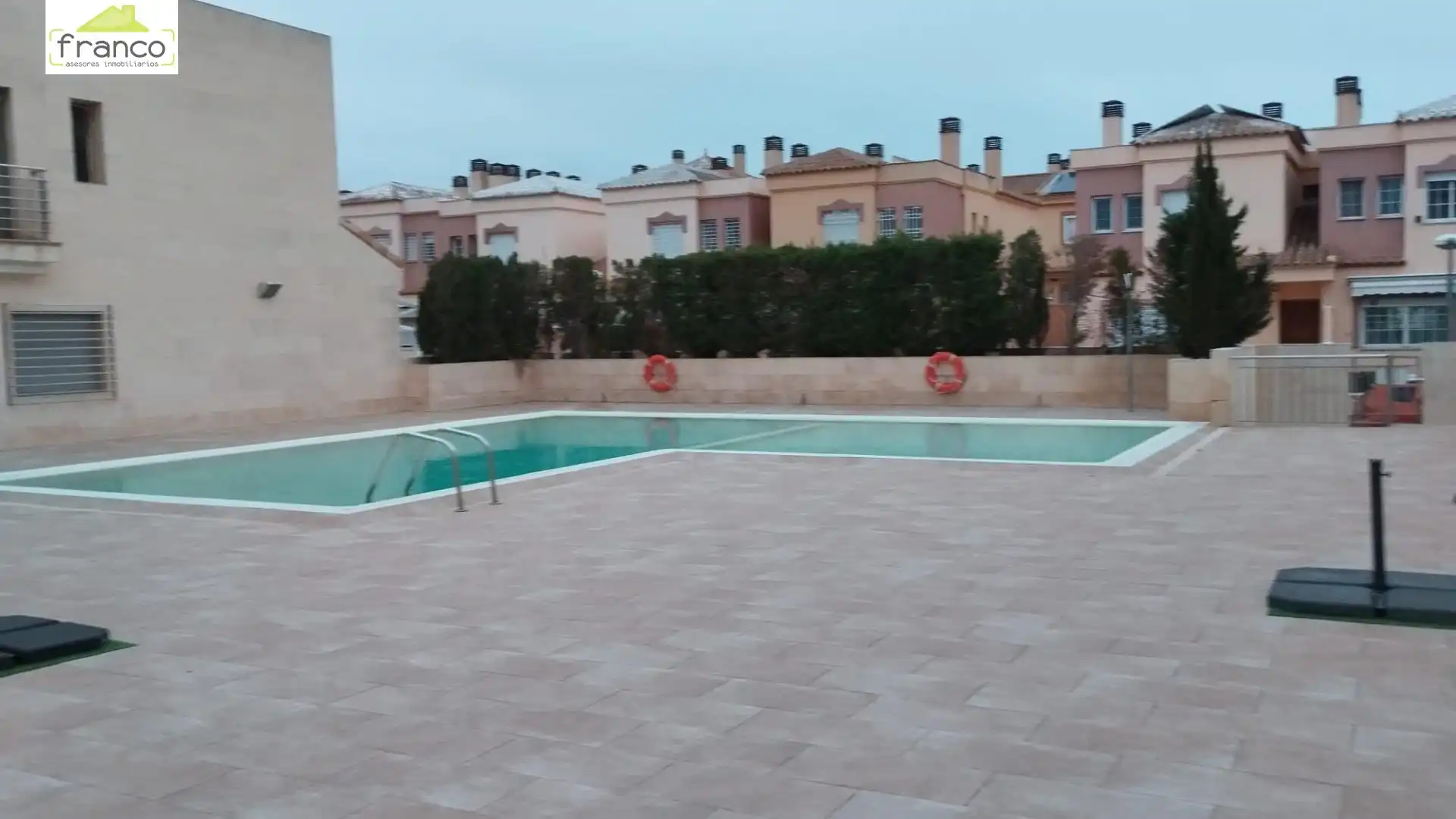 Piscina de Casa adosada en venta en Murcia con Aire acondicionado, Calefacción y Jardín privado