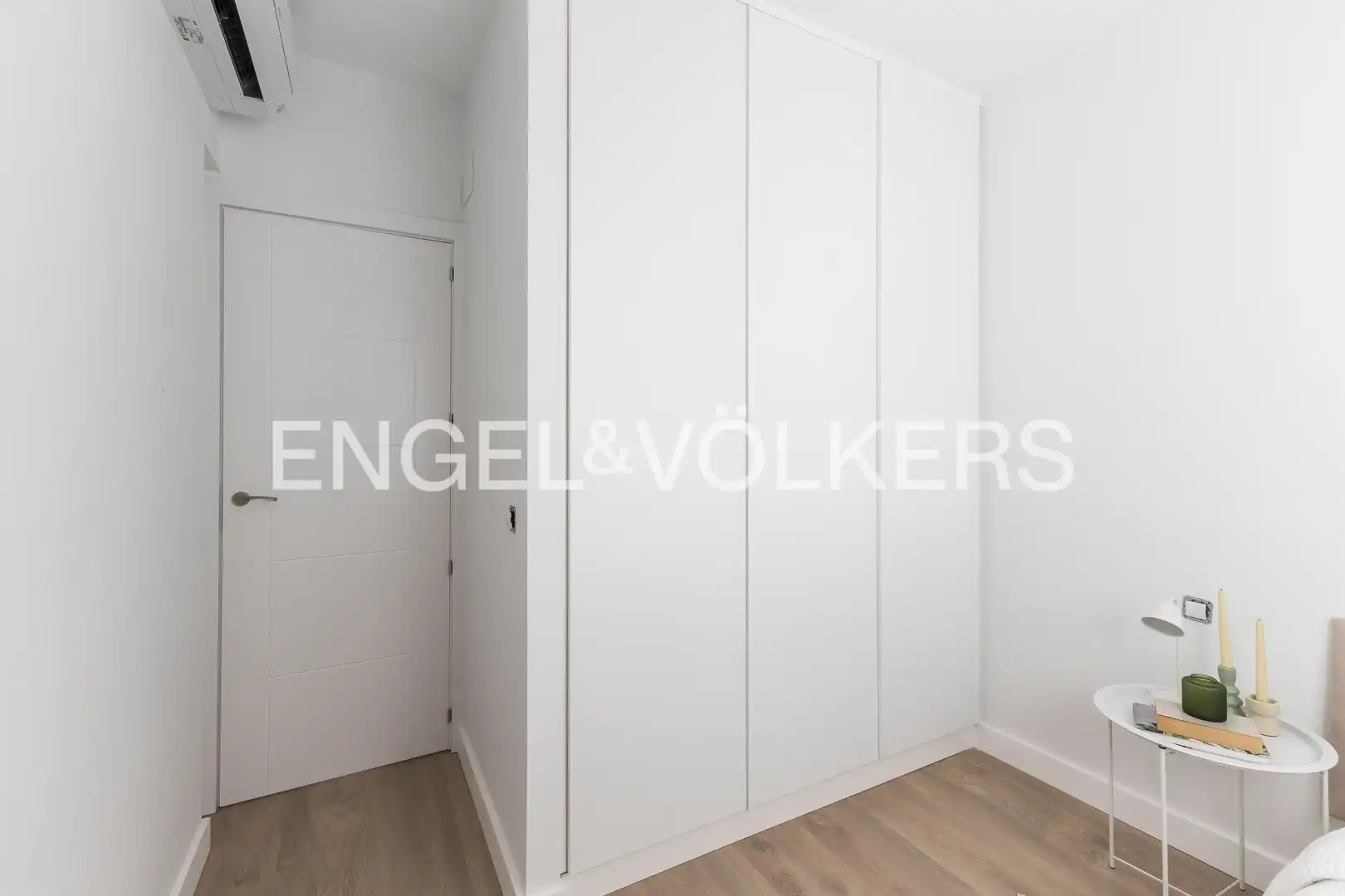 Bedroom of Flat for sale in Madrid  with Air Conditioner, Heating and Terrace