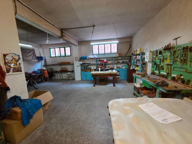 Local comercial en Venta en Calle de Doña Berenguela, 3 en Los Vadillos - R. Sanitaria - Pozanos