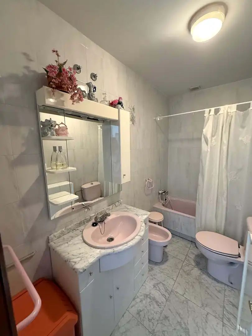 Badezimmer von Einfamilien-Reihenhaus zum Verkauf in Villamañán mit Heizung