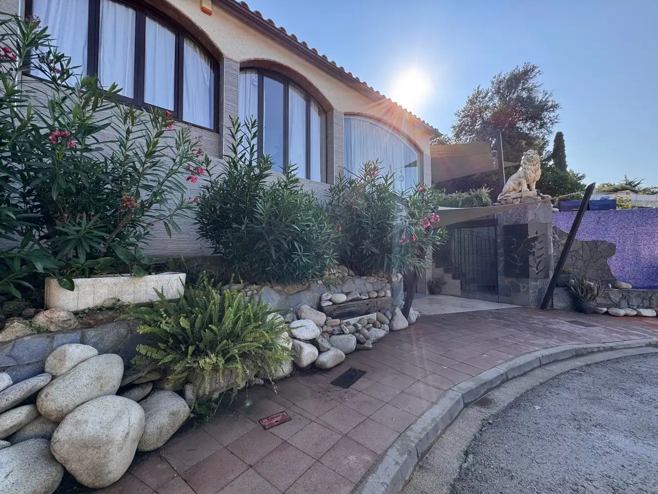 House with pool for sale in Carrer de Vinyoles
